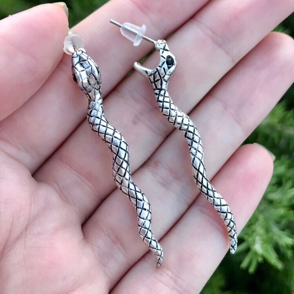 Snake stud earrings - Picture 7 of 8